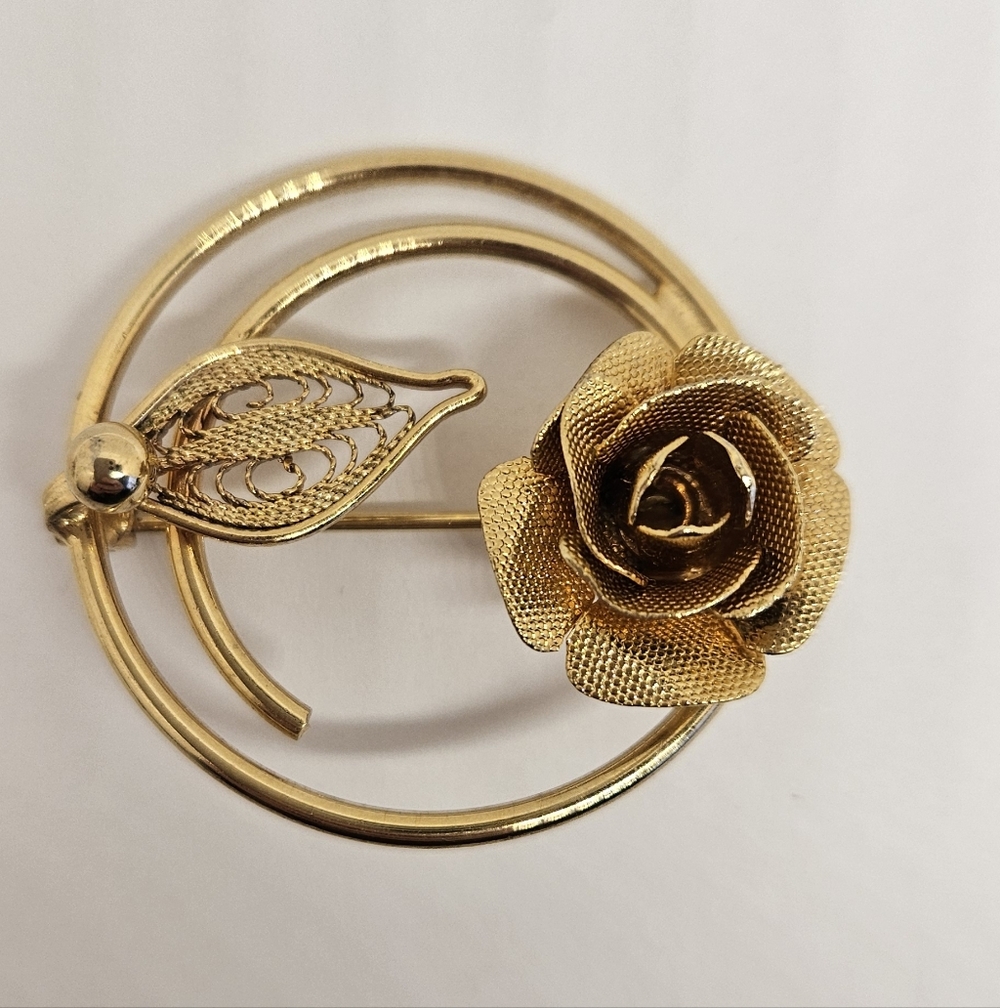 Sarah Cov Coventry Rose Flower Brooch Pin Coventry Gold Tone Filigree Vintage